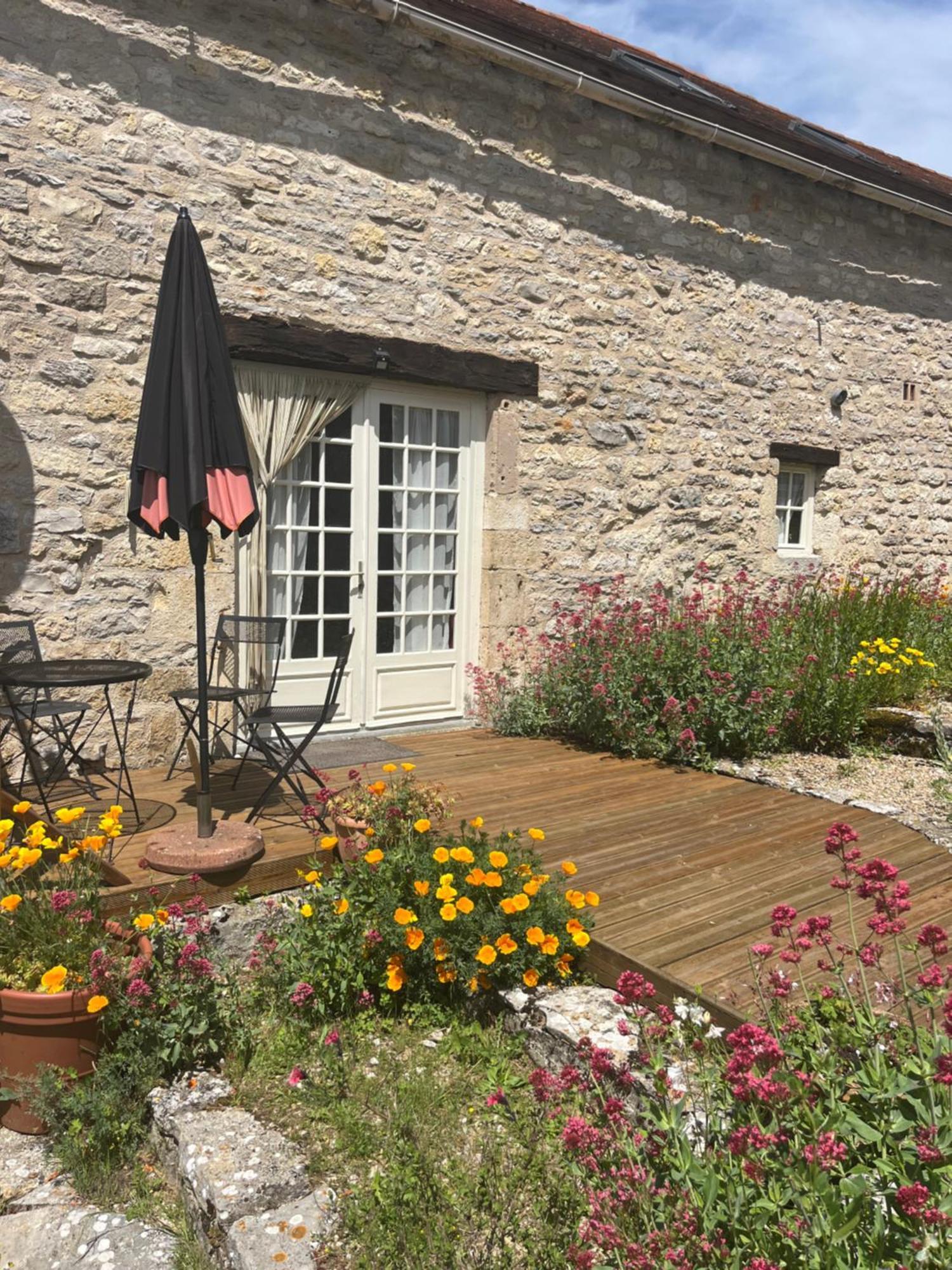 Les Gites Perard Caylus Bagian luar foto