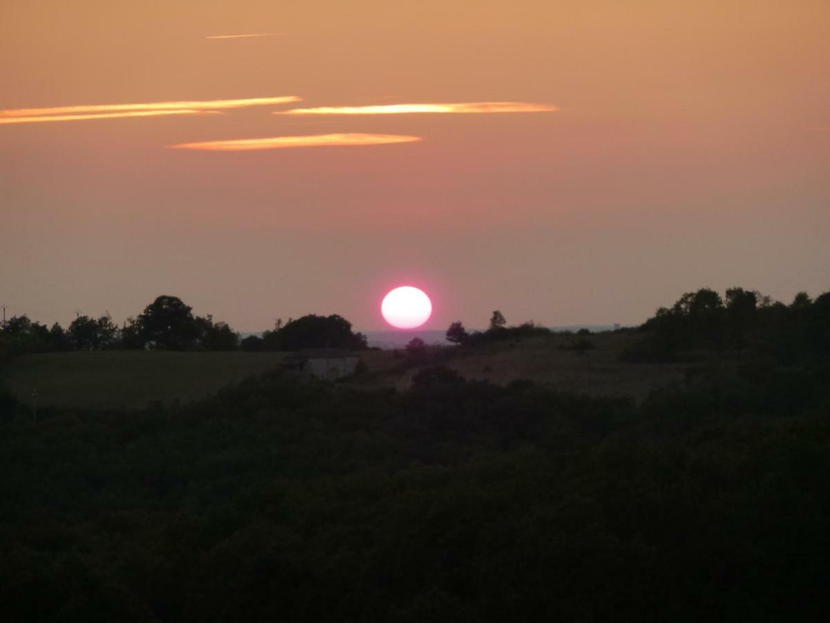 Les Gites Perard Caylus Bagian luar foto